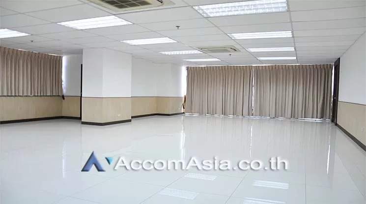  1  Office Space For Rent in Sukhumvit ,Bangkok BTS Thong Lo at Liberty Plaza AA14140